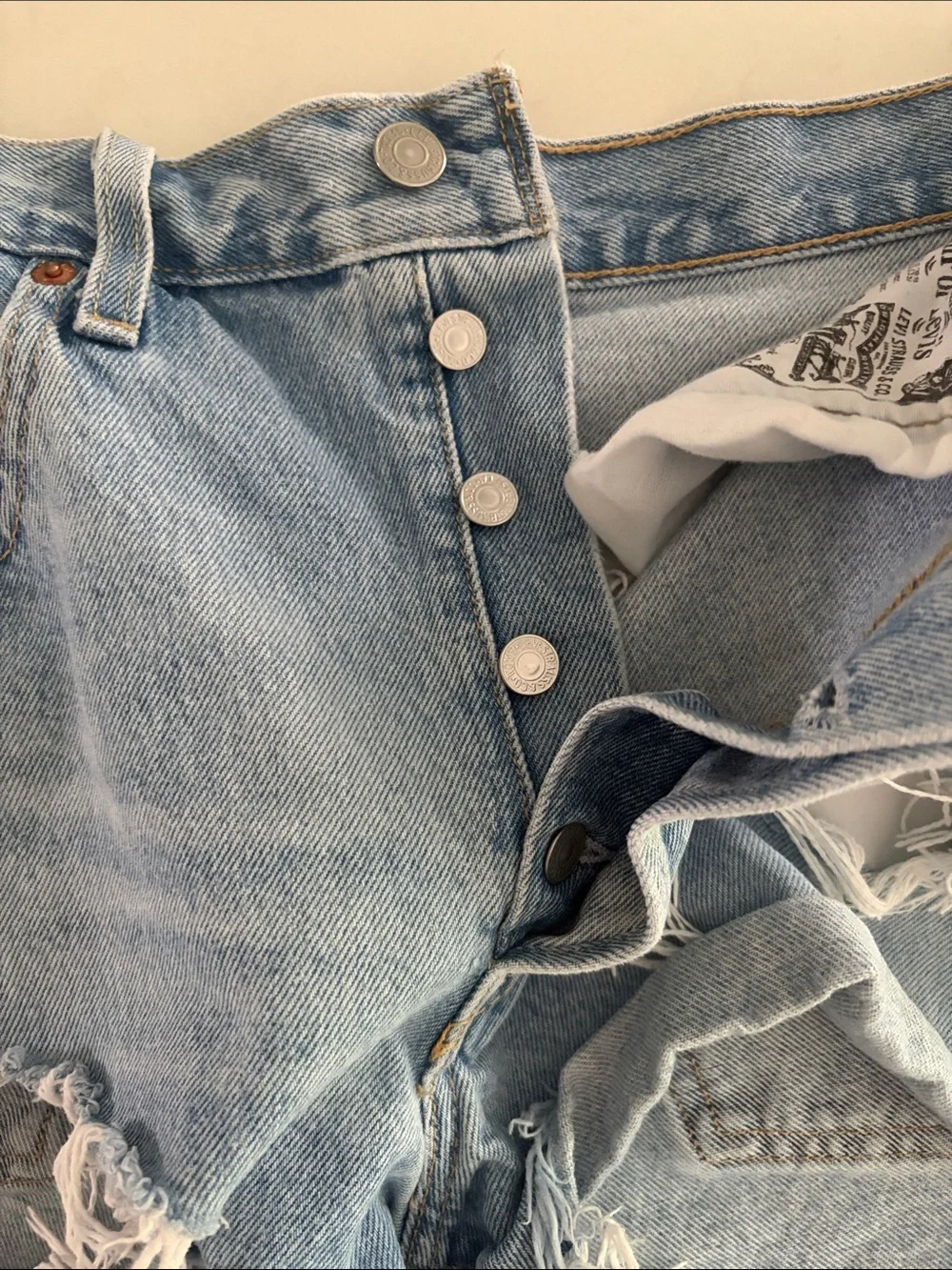 Levis 501 Original High Rise Distressed Denim Shorts Medium Wash Blue size 30 - Picture 10 of 10